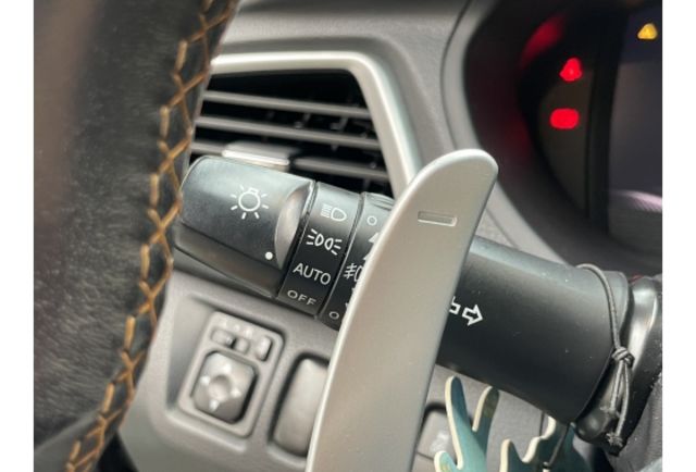 跑7萬3｜原廠保養｜天窗｜選配大屏幕｜數位儀表｜LED燈｜盲點｜8安｜免鑰｜撥片  第16張相片