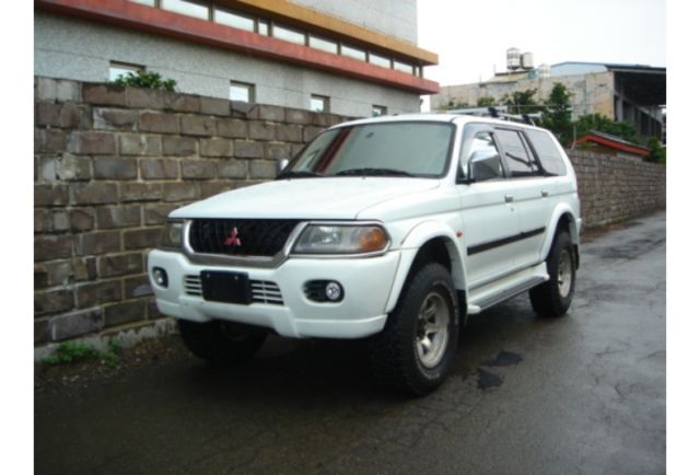 中古車 三菱00年白色challenger挑戰者3 0 有背胎有置放架 4x4專賣店 Mitsubishi 三菱 Challenger 彰化縣 Findcar 找車網