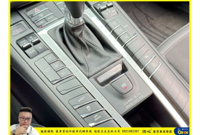 PORSCHE MACAN 2020年 2.0 黑9979  第13張相片