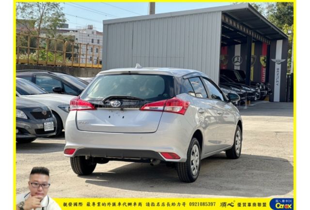 TOYOTA YARIS 2021年 1.5 銀 8193  第3張相片