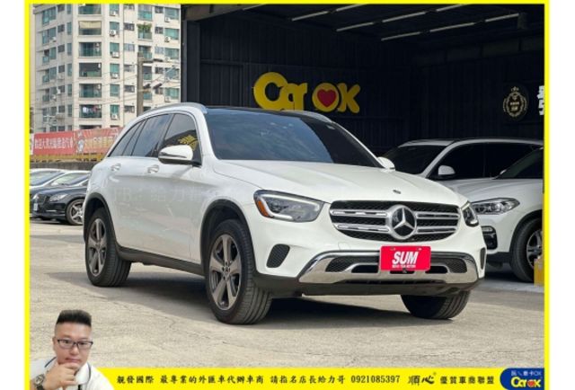 BENZ GLC300 4MATIC 2019年 2.0 白 8089  第2張相片