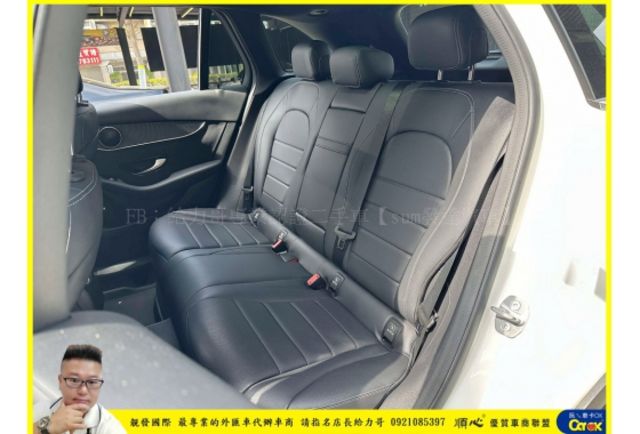 BENZ GLC300 4MATIC 2019年 2.0 白 8089  第12張相片