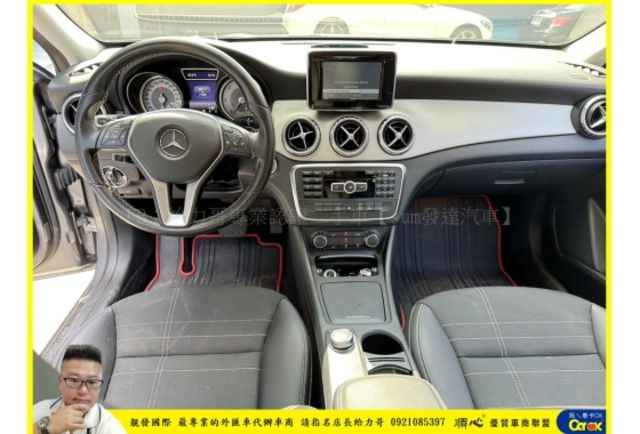 BENZ GLA200 CDI 2015年 2.1 深灰 6833  第5張相片