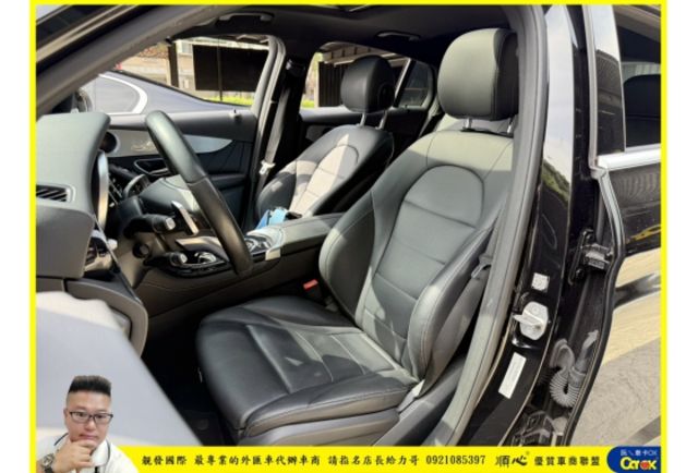BENZ GLC250 4MATIC 2017年 2.0 黑 0168  第4張相片