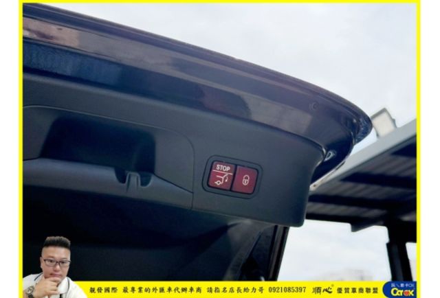 BENZ GLC250 4MATIC 2017年 2.0 黑 0168  第13張相片