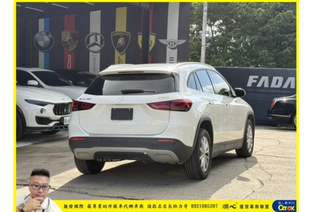 BENZ GLA180 2021年11月 1.3 白 8159  第2張相片