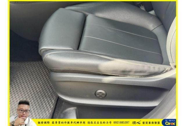 BENZ GLA180 2021年11月 1.3 白 8159  第3張相片