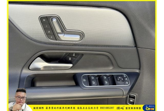 BENZ GLA180 2021年11月 1.3 白 8159  第5張相片