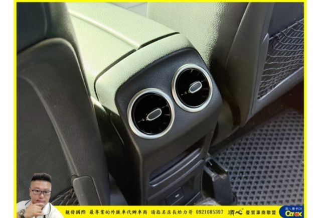 BENZ GLA180 2021年11月 1.3 白 8159  第11張相片