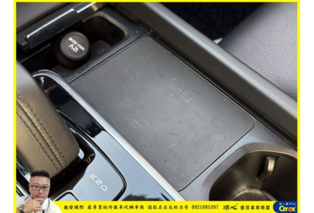 VOLVO XC60 油電 2021年 2.0 白 1008  第12張相片