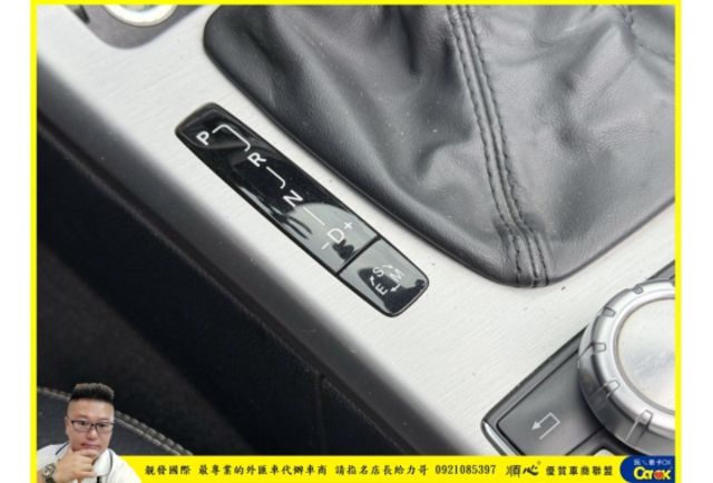 BENZ SLK200 2013年 1.8 黑 5638 順  第6張相片