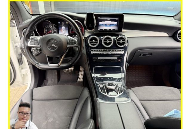 BENZ GLC250 4MATIC 2018年 2.0 白 7388  第7張相片