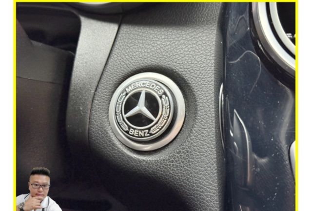 BENZ GLC250 4MATIC 2018年 2.0 白 7388  第9張相片