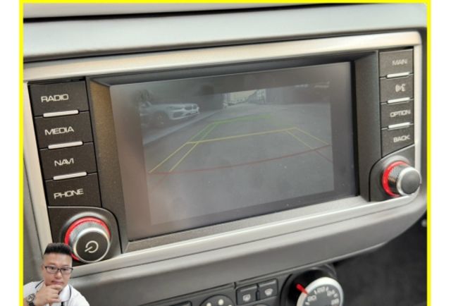 法拉利 CALIFORNIA 2015年 3.9 淺黃 黑 1668  第7張相片