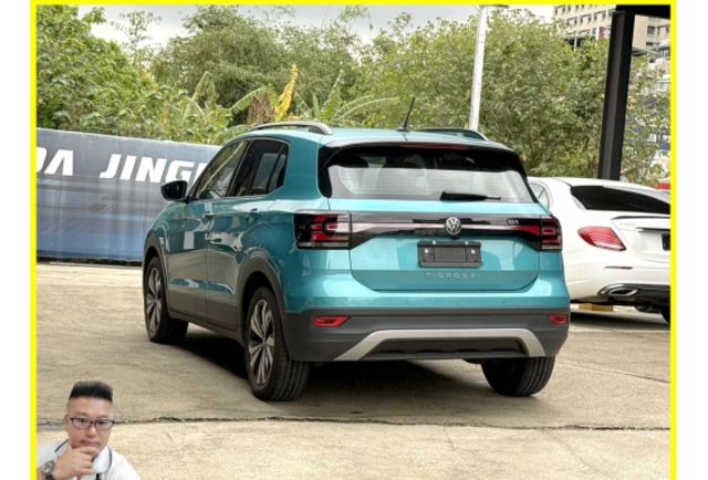 福斯 T-CROSS 2022年 1.0 綠 1831  第2張相片