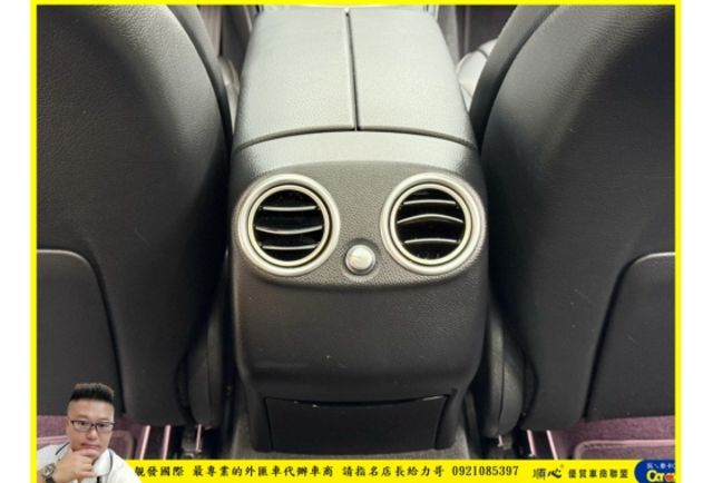 BENZ GLC300 2019年 2.0 白 1766  第8張相片