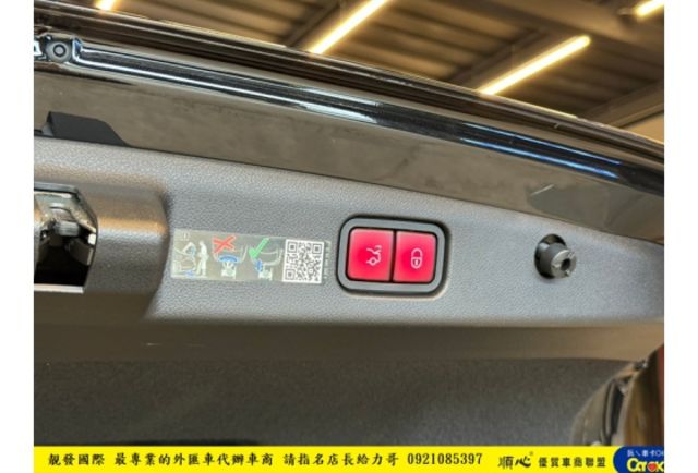 BENZ E300 油電 2024年4 2.0 黑 #7960  第6張相片