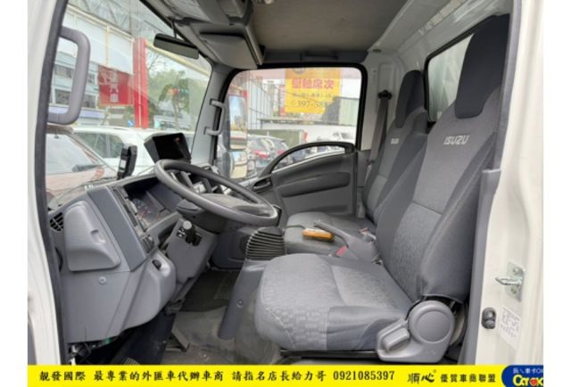 ISUZU 一路發 2021年 3.0 白 9872 4萬里程  第3張相片