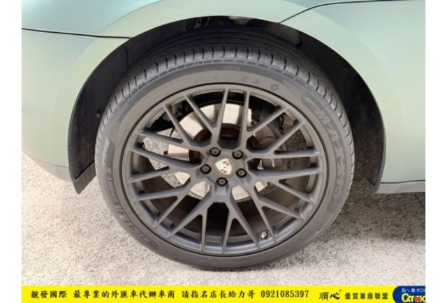 PORSCHE MACAN 2017年12月 2.0 綠黑 7878  第3張相片