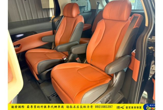 KIA CARNIVAL 柴油 2022年 2.2 黑 8800  第5張相片