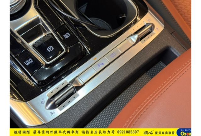 KIA CARNIVAL 柴油 2022年 2.2 黑 8800  第13張相片