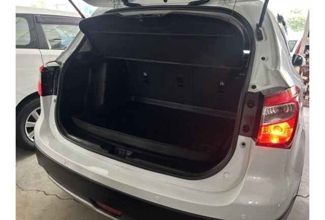 2015 SUZUKI SX4 1.6 GL Plus 原版件 車超美der~  第4張相片