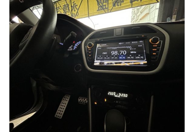 2015 SUZUKI SX4 1.6 GL Plus 原版件 車超美der~  第6張相片