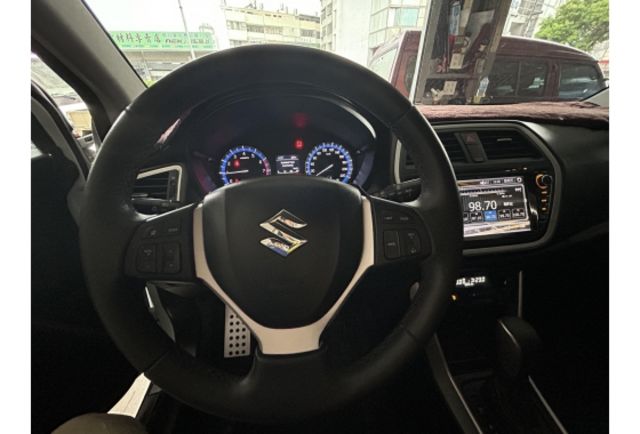 2015 SUZUKI SX4 1.6 GL Plus 原版件 車超美der~  第7張相片