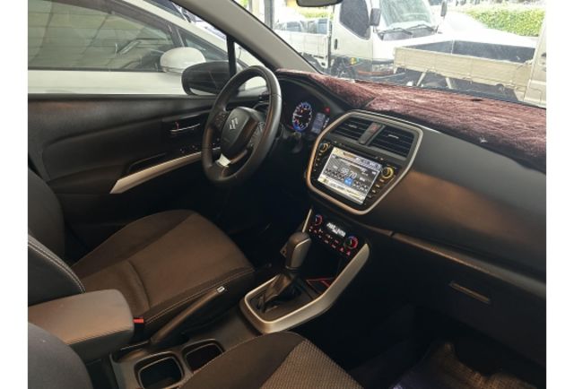 2015 SUZUKI SX4 1.6 GL Plus 原版件 車超美der~  第10張相片
