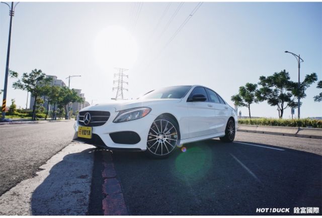 Mercedes-Benz C-Class Sedan C300 2016款 手自排 2.0L  第2張相片