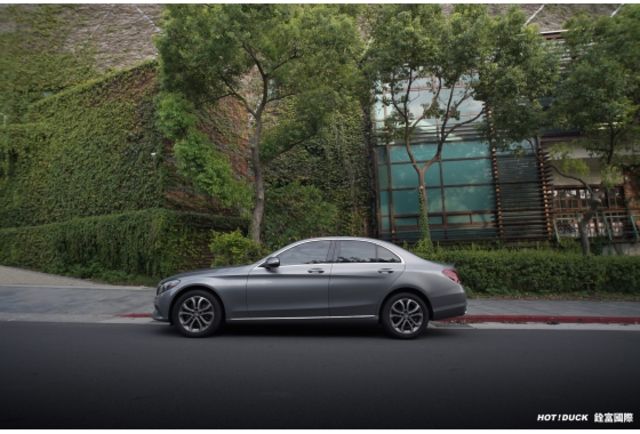 Benz W205 C300  第4張相片