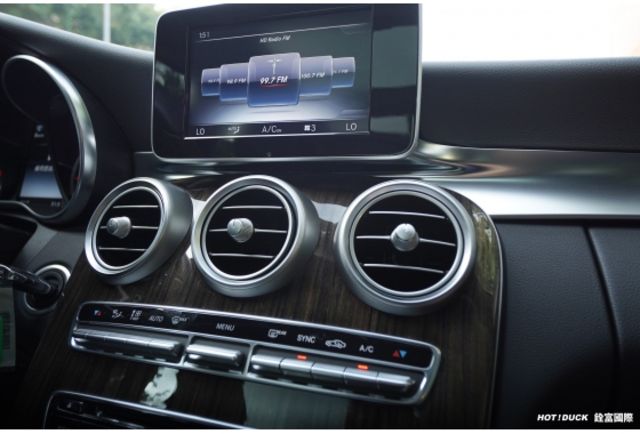 Benz W205 C300  第12張相片