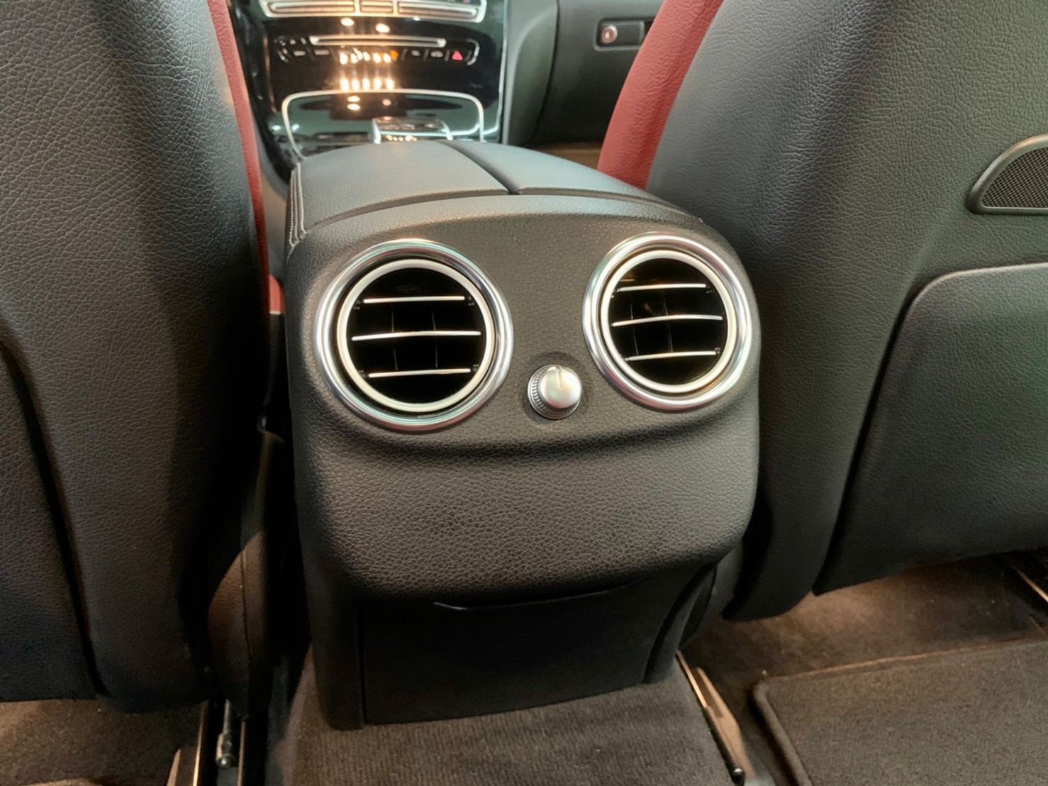 2015年 賓士 C300 AMG  第16張相片