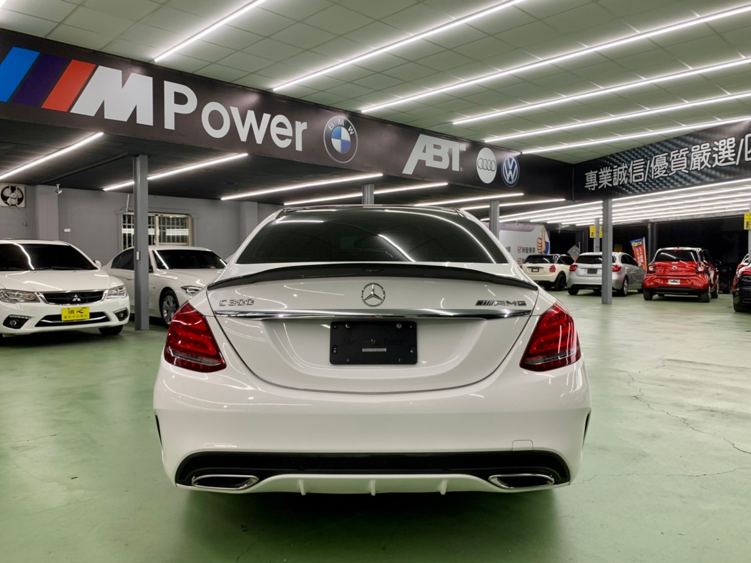 2015年 賓士 C300 AMG  第18張相片