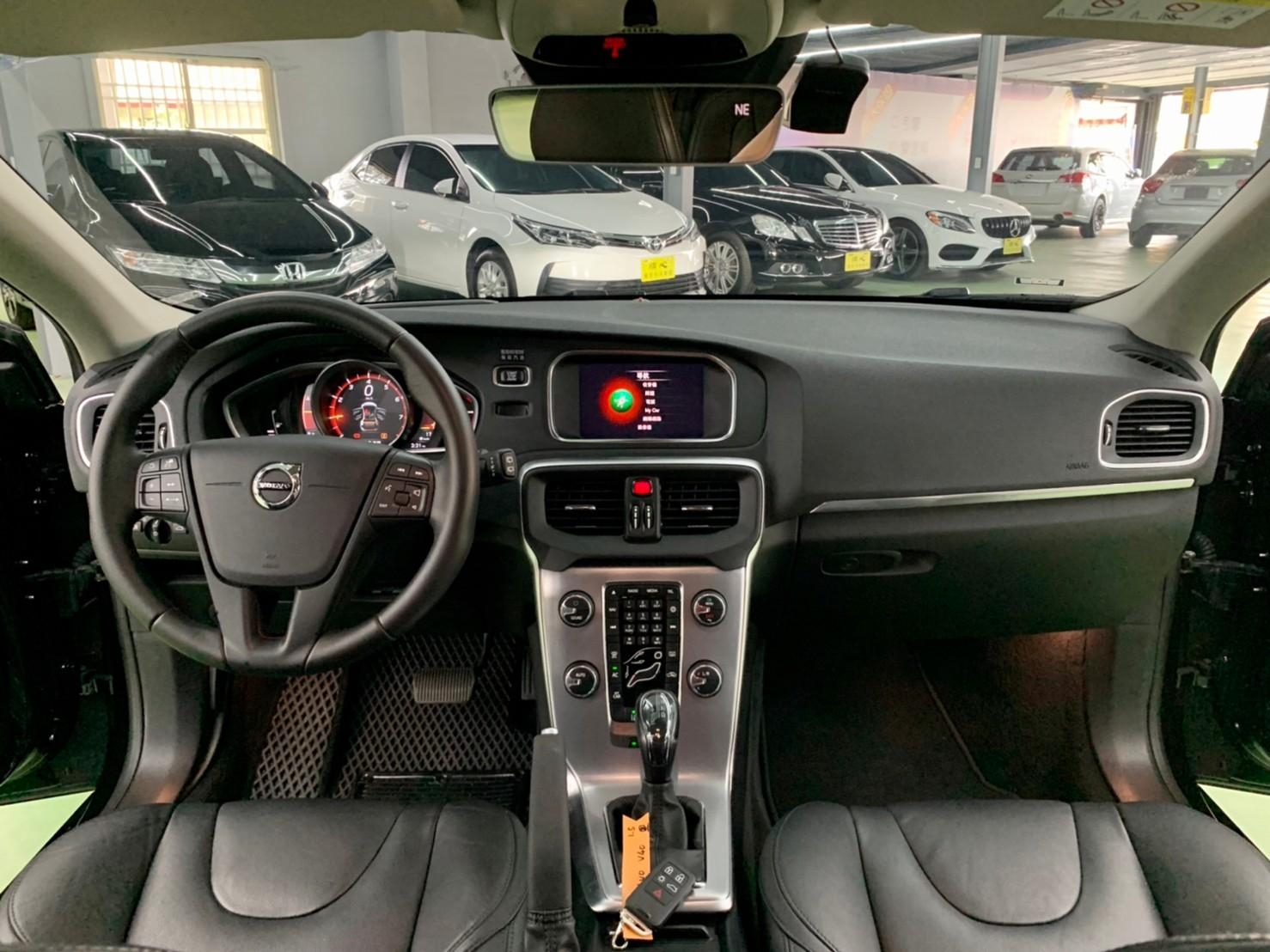 2018年 VOLVO V40 T3  第3張相片