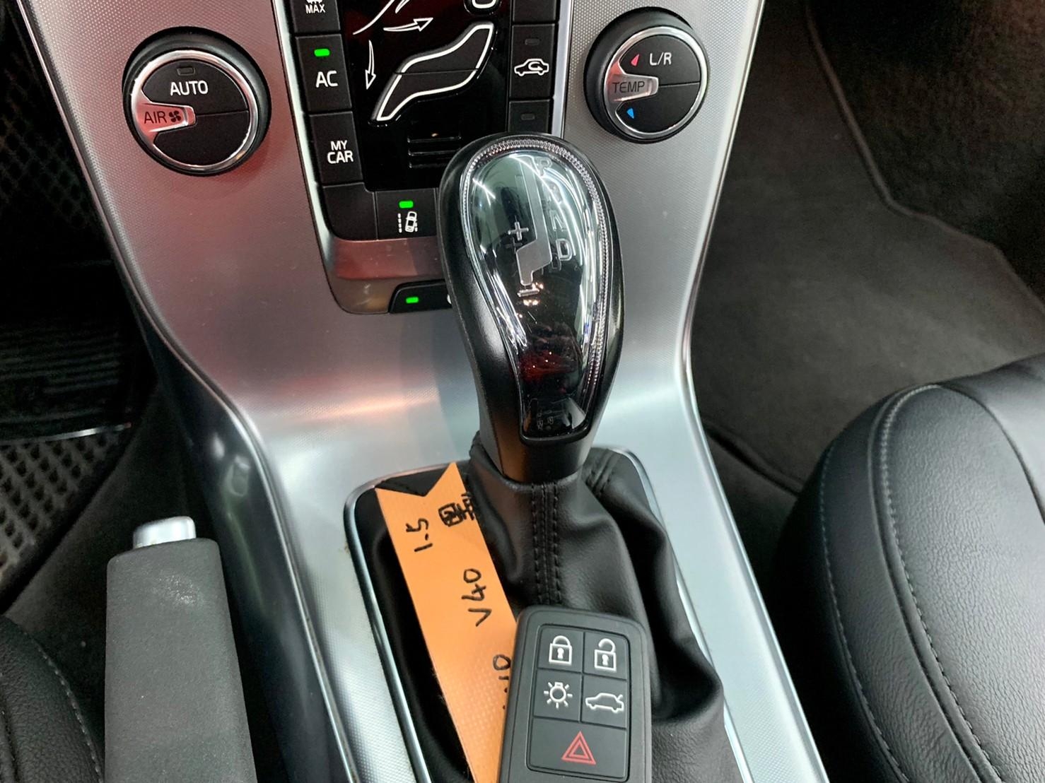 2018年 VOLVO V40 T3  第8張相片
