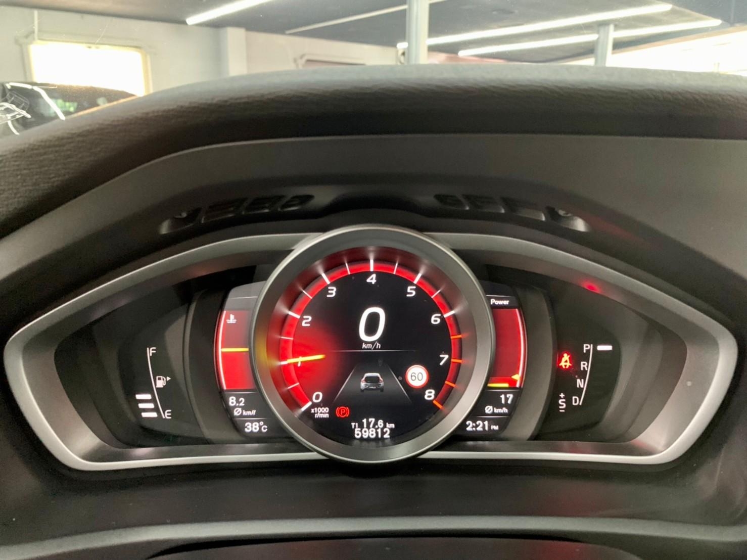 2018年 VOLVO V40 T3  第9張相片