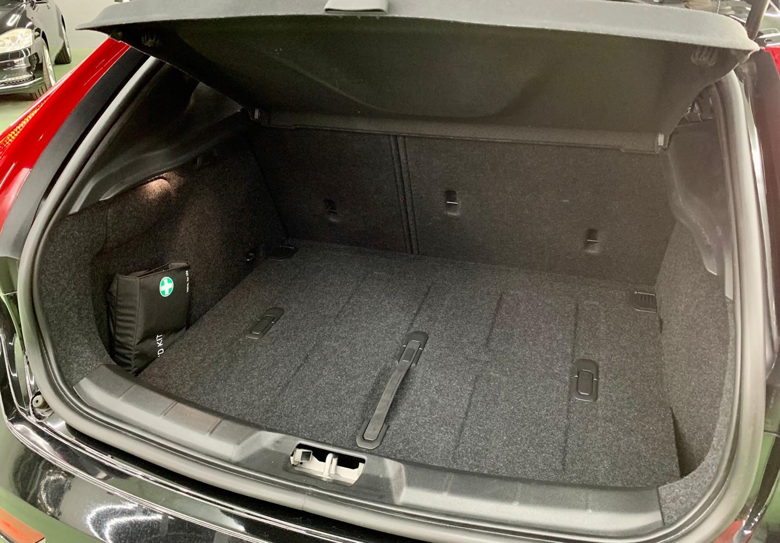 2018年 VOLVO V40 T3  第11張相片