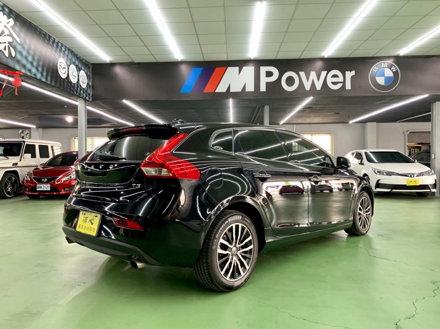 2018年 VOLVO V40 T3  第14張相片
