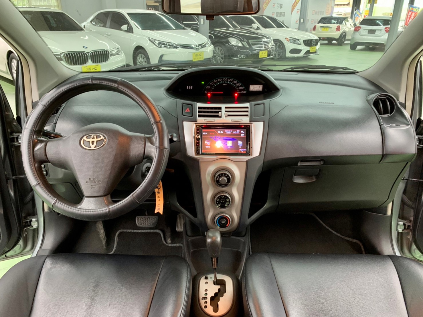 2010年 TOYOTA  YARIS 1.5  第3張相片