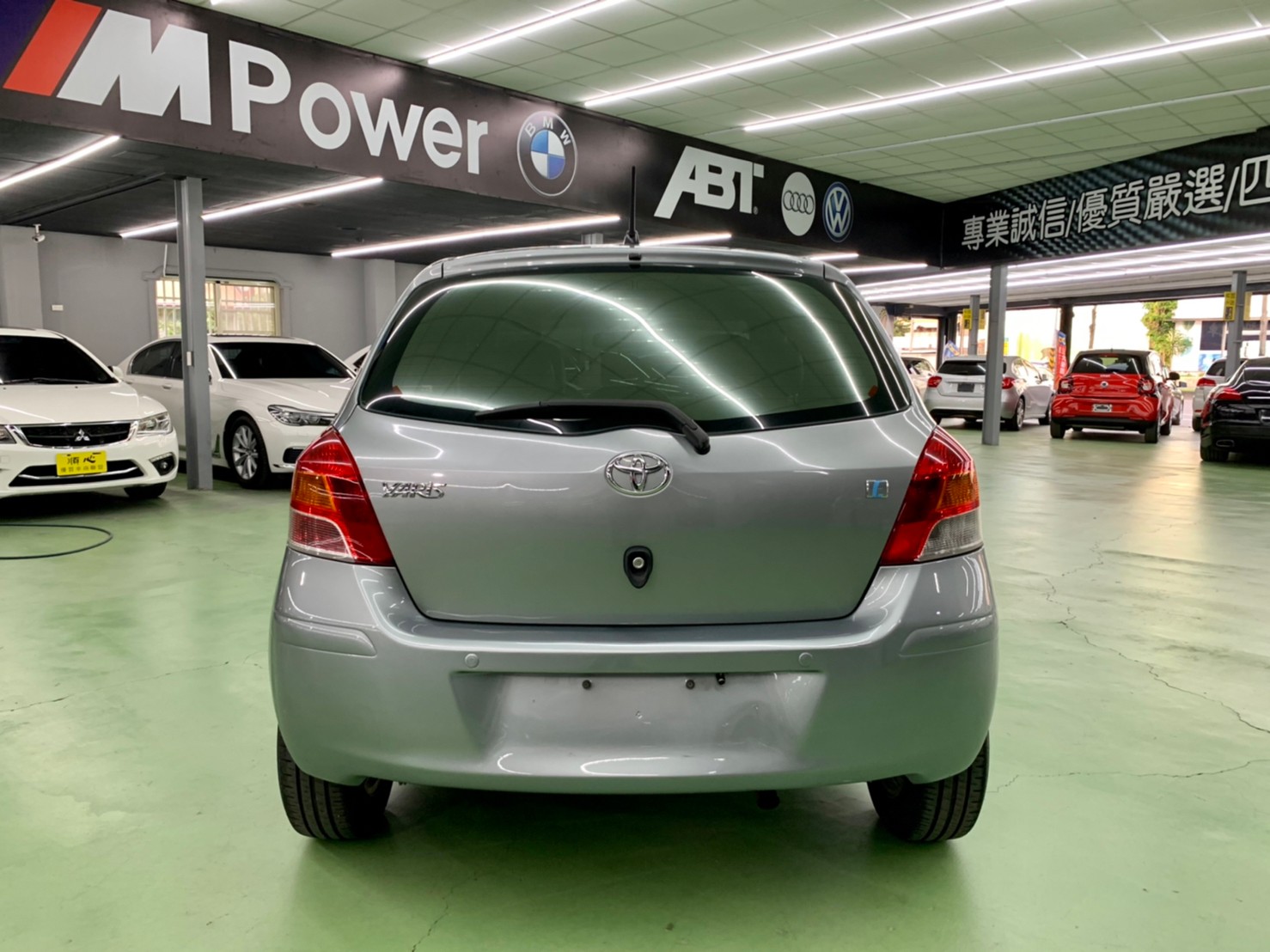 2010年 TOYOTA  YARIS 1.5  第13張相片