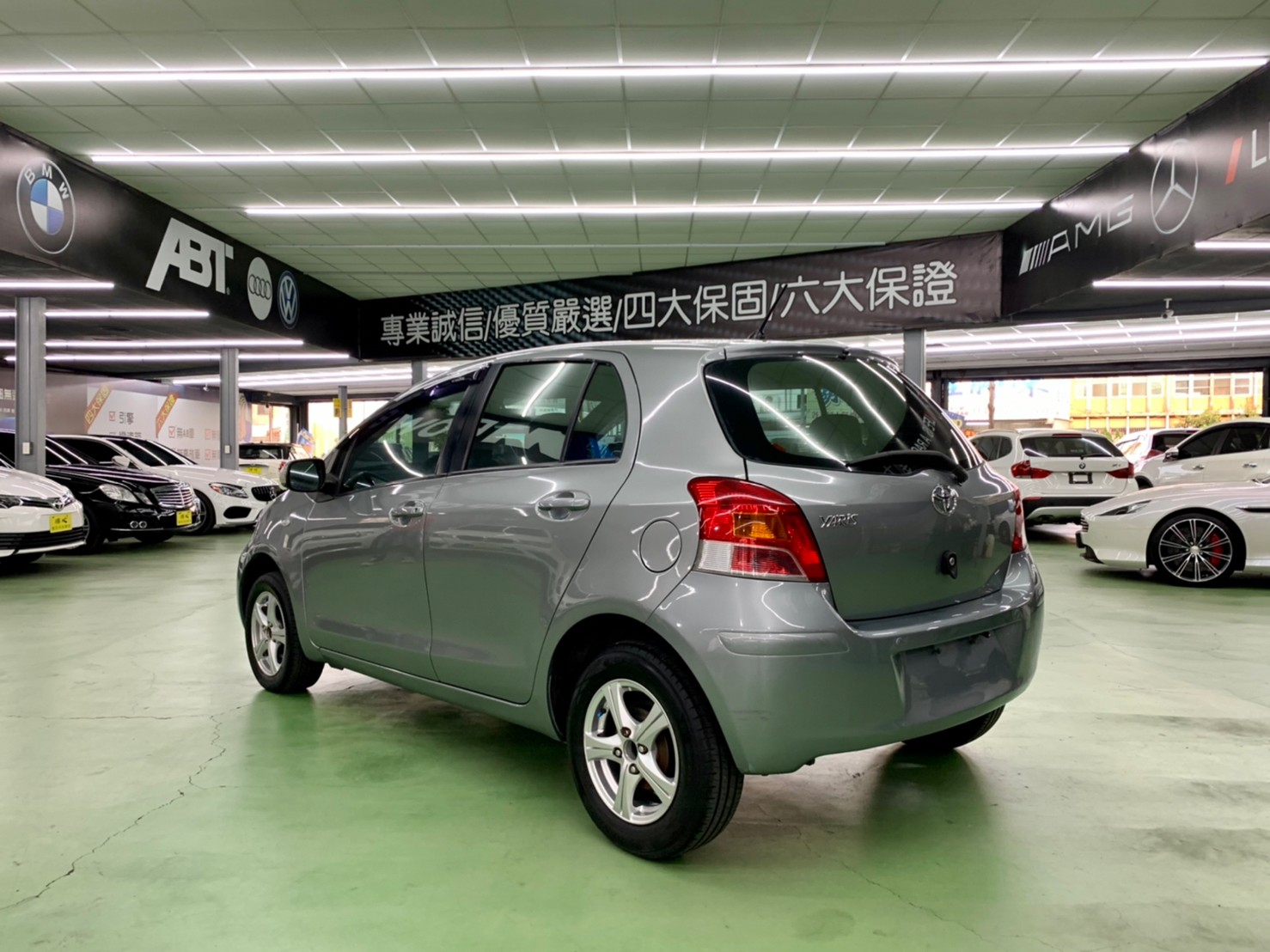 2010年 TOYOTA  YARIS 1.5  第14張相片