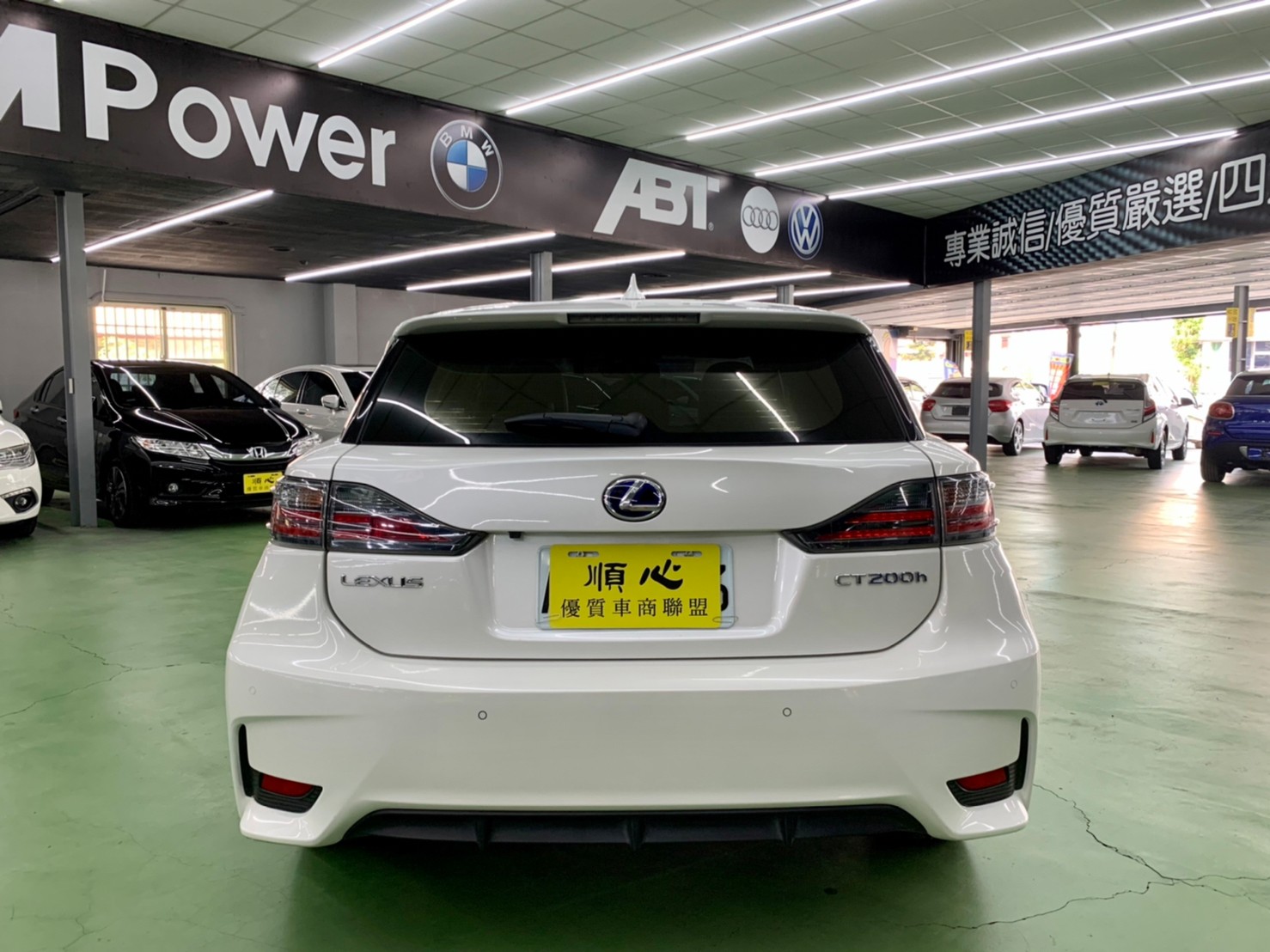 2015年 淩志 CT200H 小改款的認証車  第14張相片