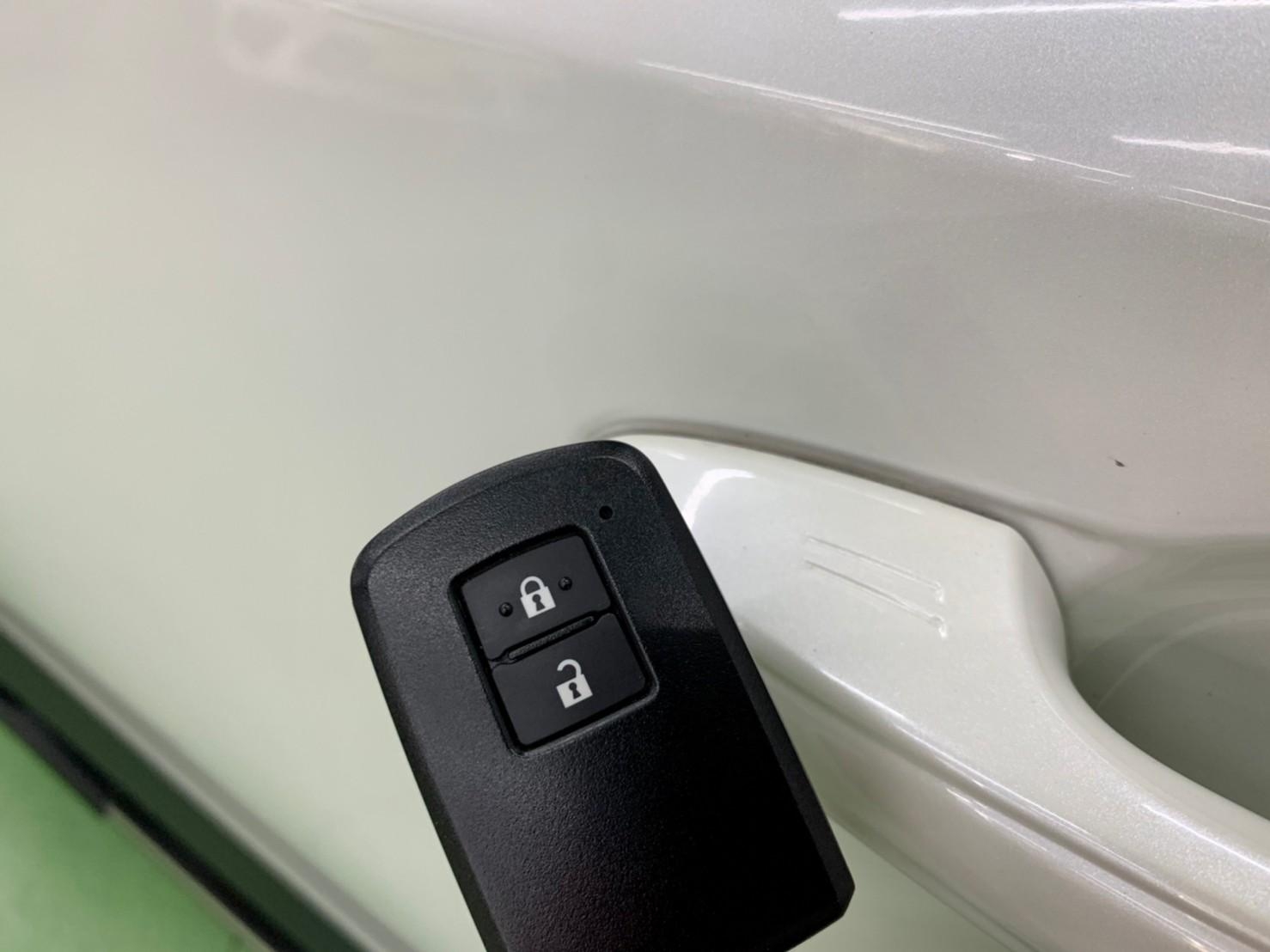 2015年 豐田 RAV4 小改款 2.0  第2張相片