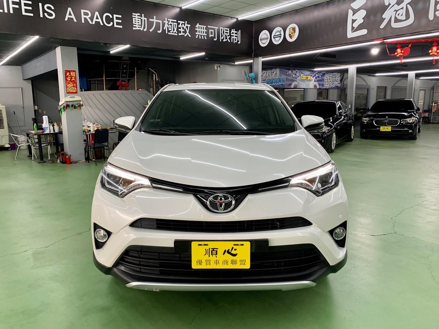 2015年 豐田 RAV4 小改款 2.0  第3張相片