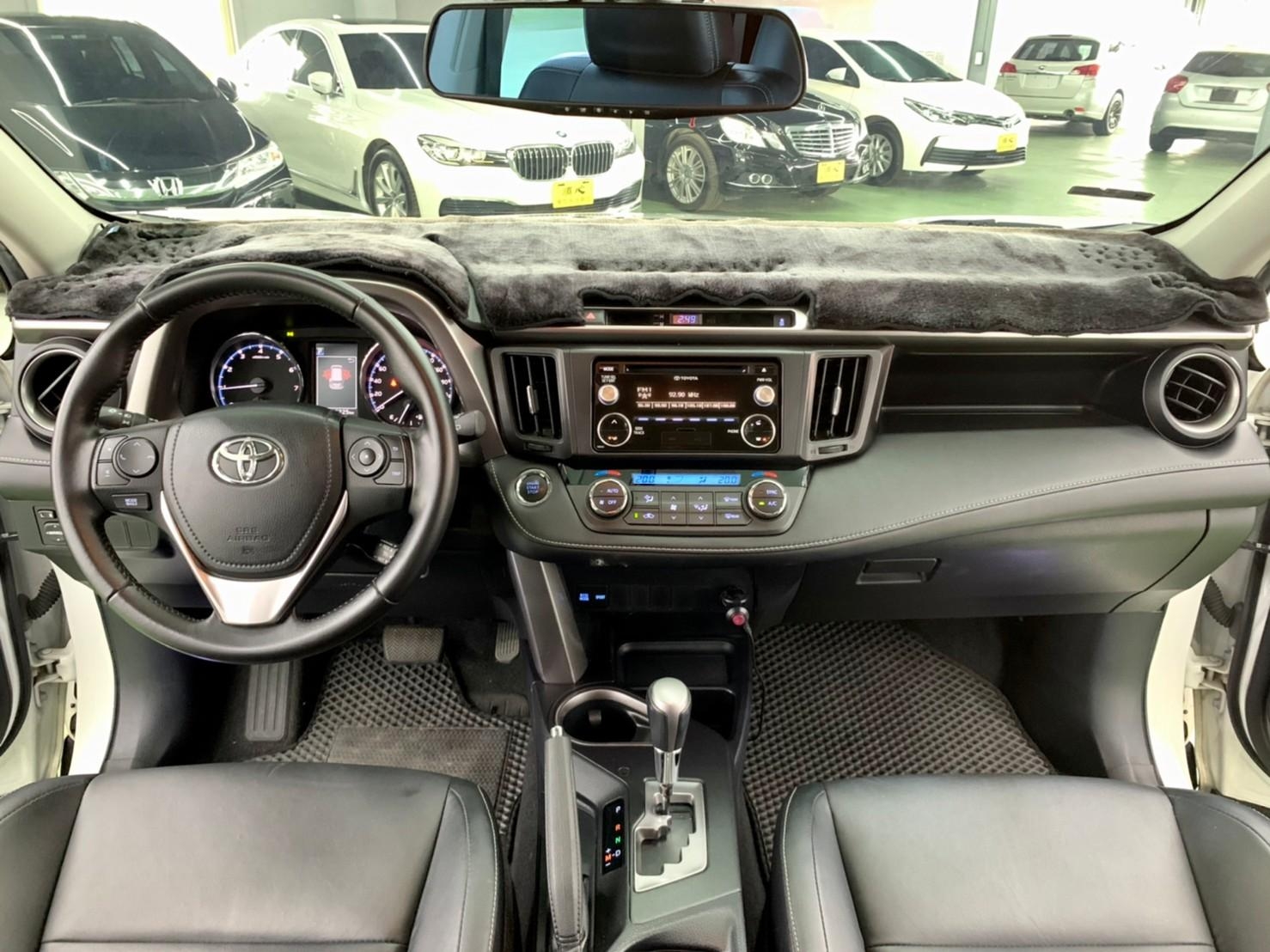 2015年 豐田 RAV4 小改款 2.0  第4張相片