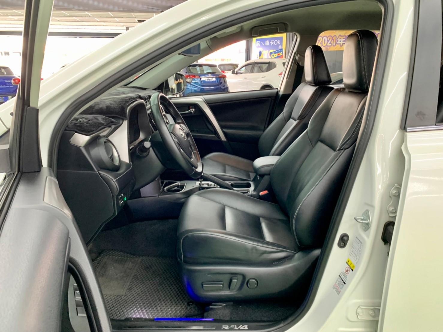 2015年 豐田 RAV4 小改款 2.0  第9張相片