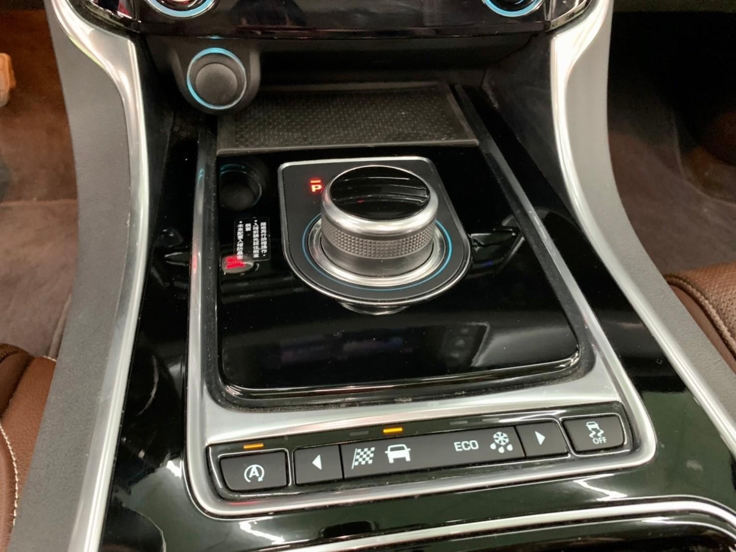 2016年 JAGUAR XF  R Sport 25t  第4張相片
