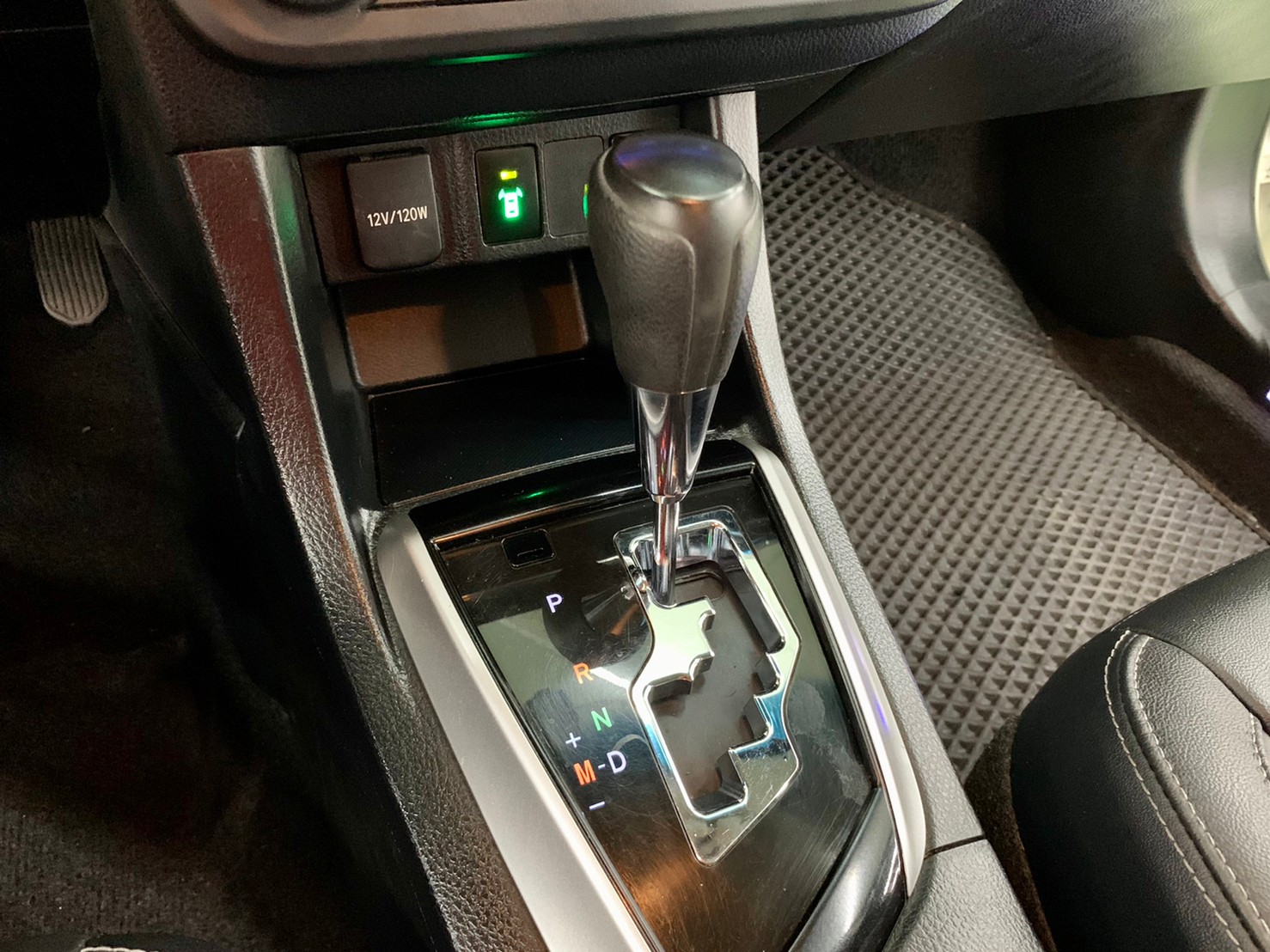 2014年  TOYOTA    ALTIS   1.8   國民車款  認證好車  第12張相片