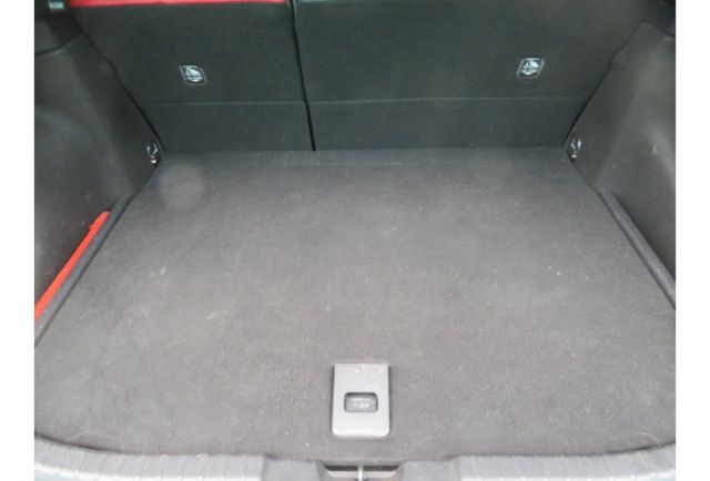 Toyota AURIS  第7張相片